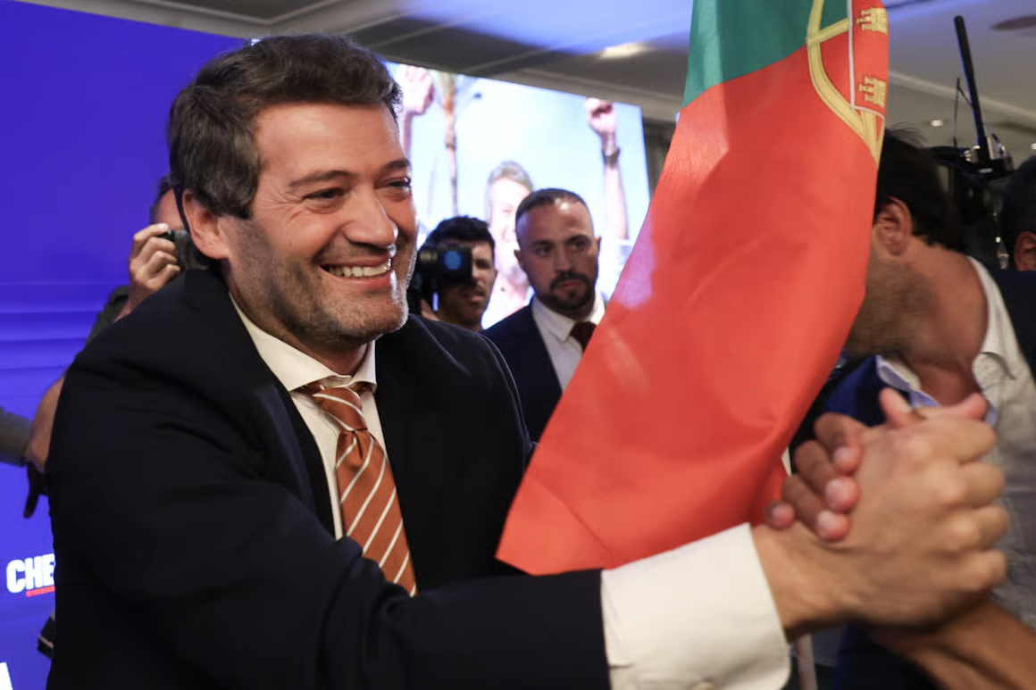 Portogallo al voto per la terza volta in tre anni: boom della destra e fine del bipolarismo?